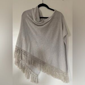 EUC Lilly Pulitzer Sweater Poncho Wrap - Silver Metallic